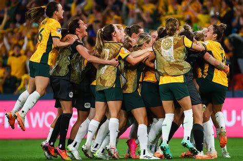 Australia progresses to Women’s World Cup semifinals after dramatic penalty shootout win over France